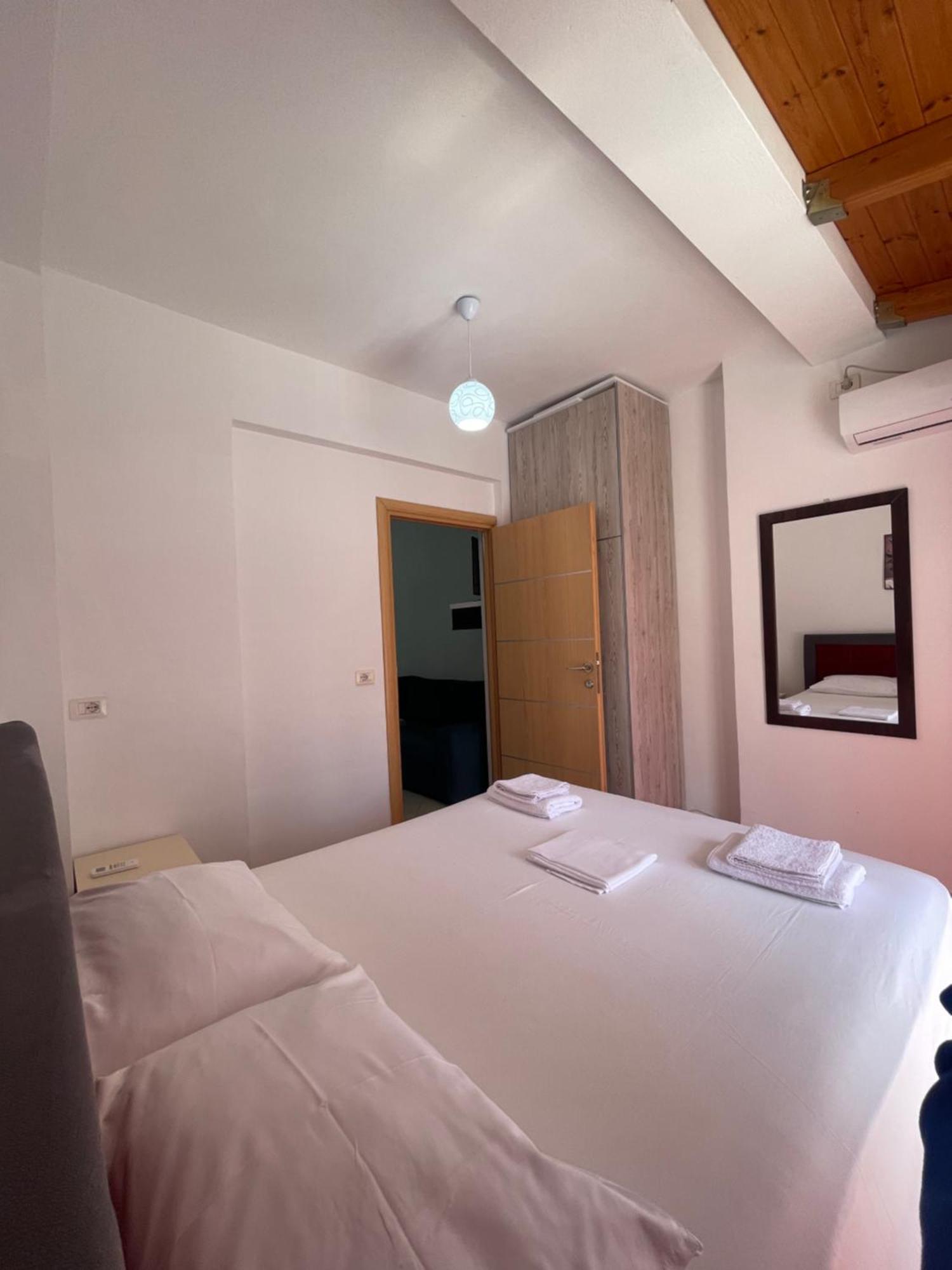 Apartments Monika Sarandë Exterior foto